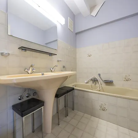 Charming With Sea View And Parking Space *