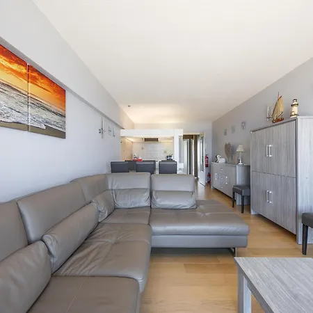 Charming With Sea View And Parking Space Apartament