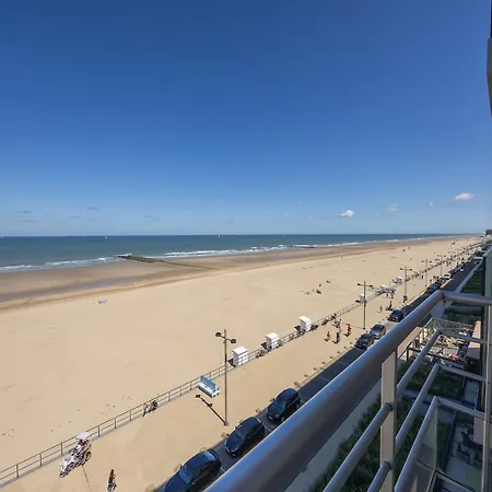 Apartament Charming With Sea View And Parking Space
